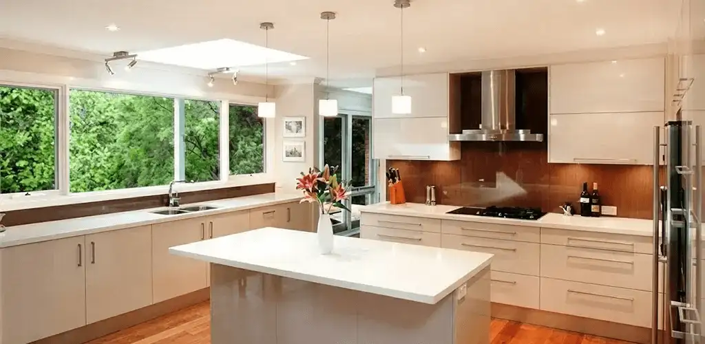 Kitchen cabinet refacing and remodel results in a modern kitchen in Hollywood, FL