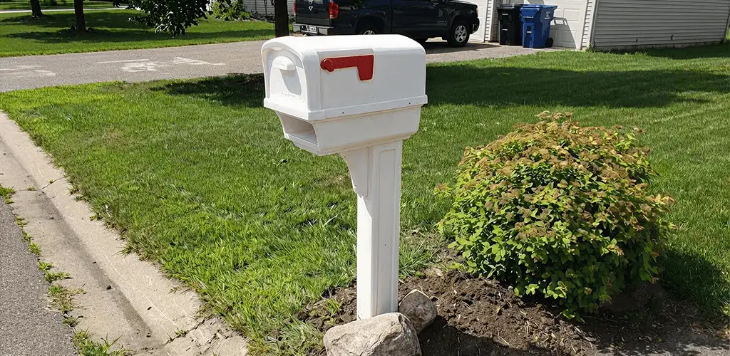 Mailbox installation for a residential curbside mailbox in Hollywood, FL