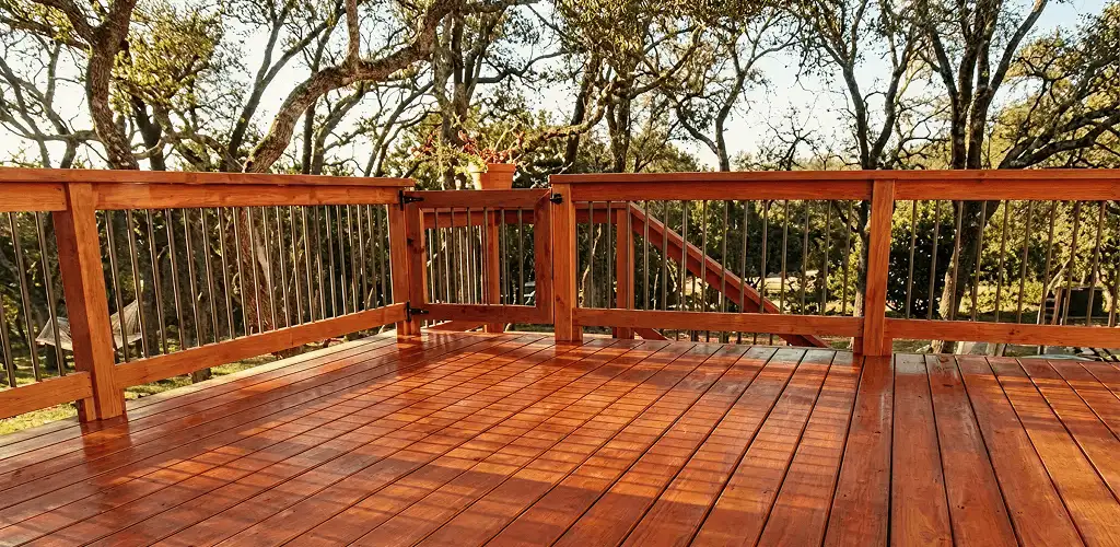 Deck sealing results with a freshly sealed wood deck in Hollywood, FL